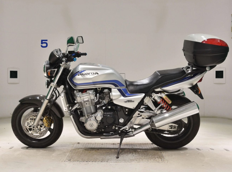 Мотоцикл Honda CB1300SF з пробігом 25147 km