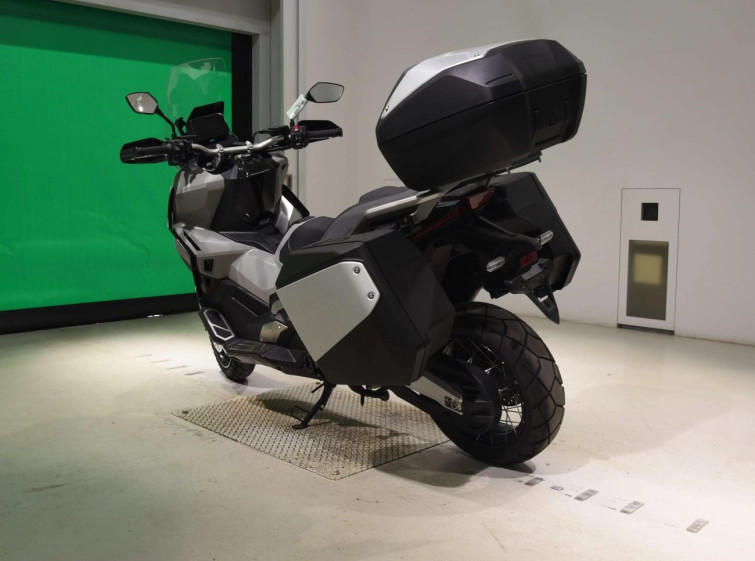 Мотоцикл Honda X-ADV750-2 с пробегом 5662 km