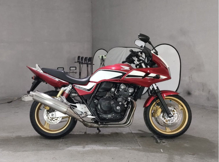 Мотоцикл Honda CB400SFV с пробегом 6887 km