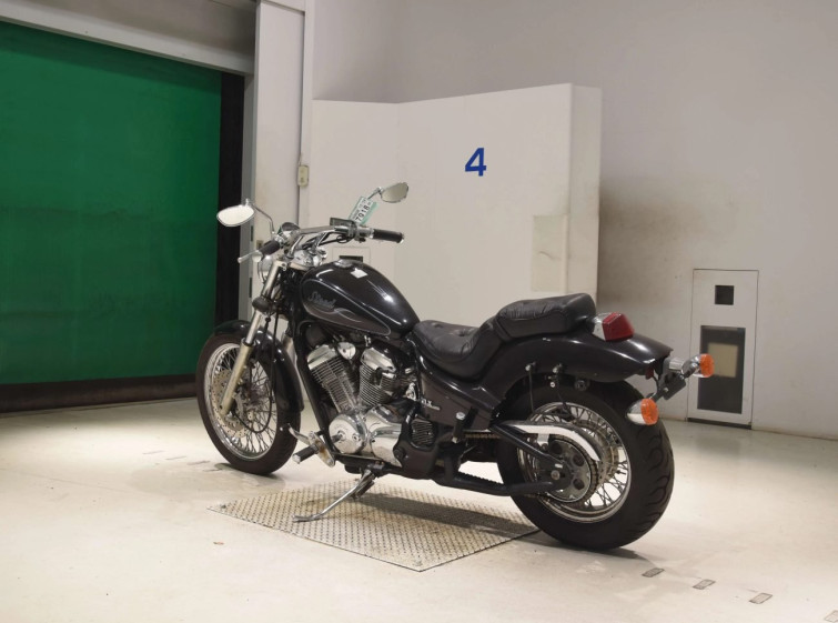 Мотоцикл Honda STEED400