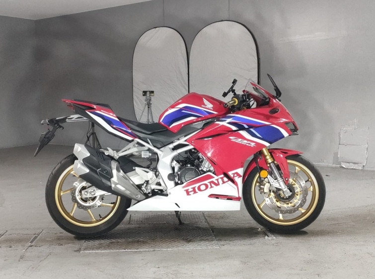 Мотоцикл Honda CBR250RR с пробегом 10699 km