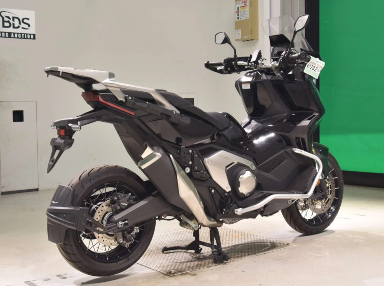 Мотоцикл Honda X-ADV750-2 с пробегом 10208 km