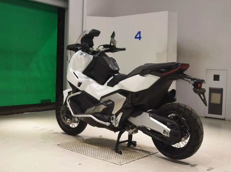 Мотоцикл Honda X-ADV750-2 з пробігом 5364 km