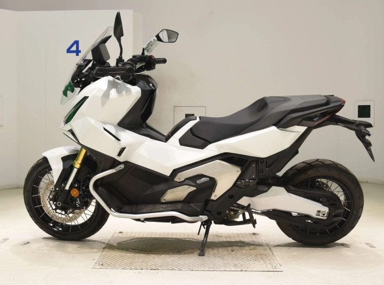 Мотоцикл Honda X-ADV750-2 с пробегом 1037 km