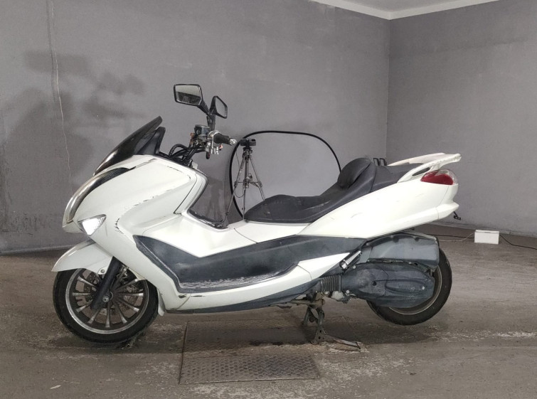 Мотоцикл Yamaha MAJESTY250 с пробегом 86640 km