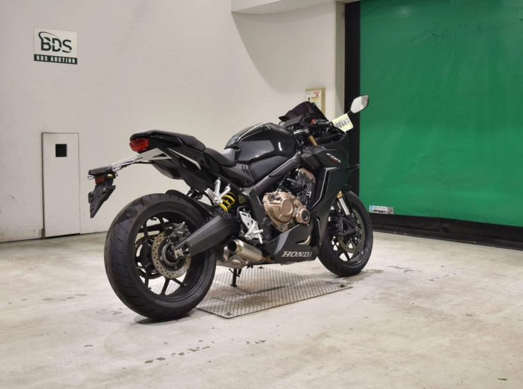 Мотоцикл Honda CB650R с пробегом 33730 km