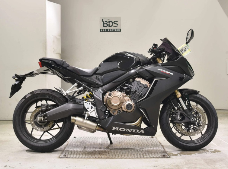 Мотоцикл Honda CB650R с пробегом 33730 km