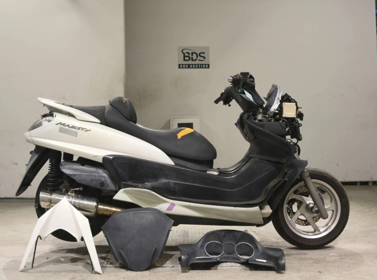 Мотоцикл Yamaha MAJESTY250