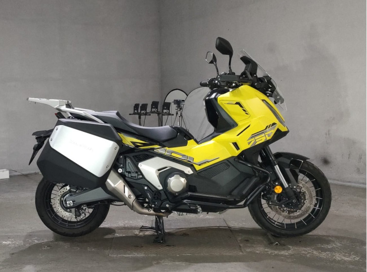 Мотоцикл Honda X-ADV750 з пробігом 4044 km