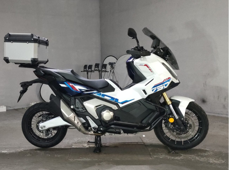 Мотоцикл Honda X-ADV750 з пробігом 2063 km