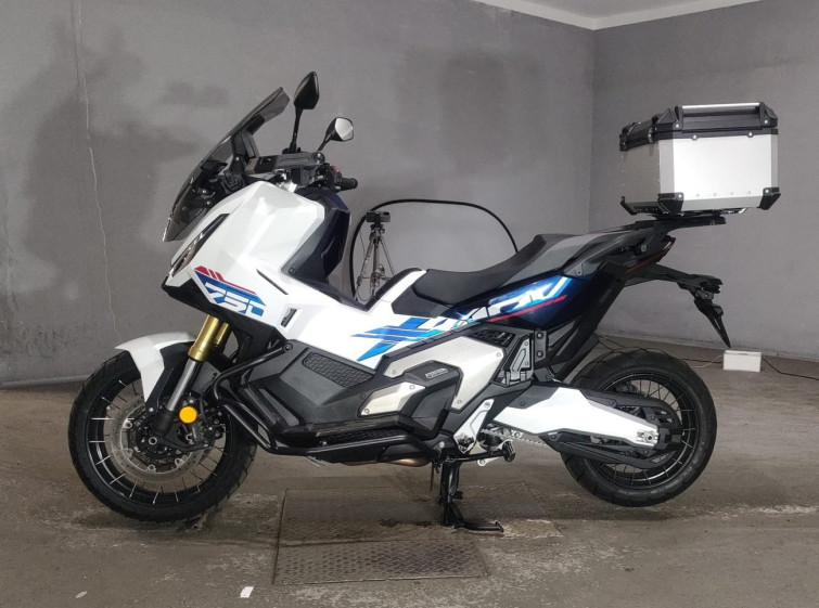 Мотоцикл Honda X-ADV750 з пробігом 2063 km