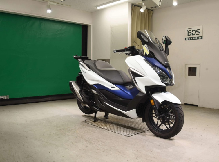 Мотоцикл Honda FORZA з пробігом 5156 km