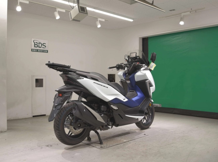 Мотоцикл Honda FORZA з пробігом 5156 km