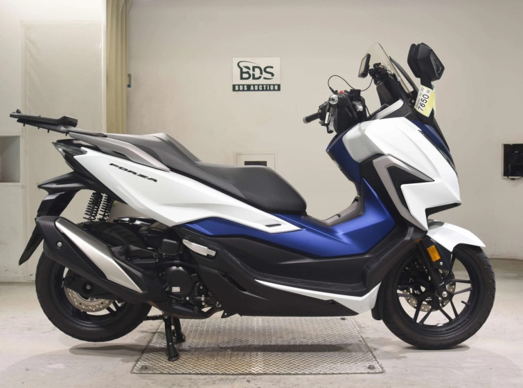 Мотоцикл Honda FORZA з пробігом 5156 km