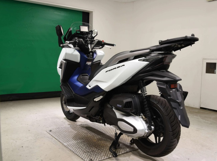 Мотоцикл Honda FORZA з пробігом 5156 km