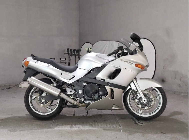 Мотоцикл Kawasaki ZZ-R400 с пробегом 5155 km