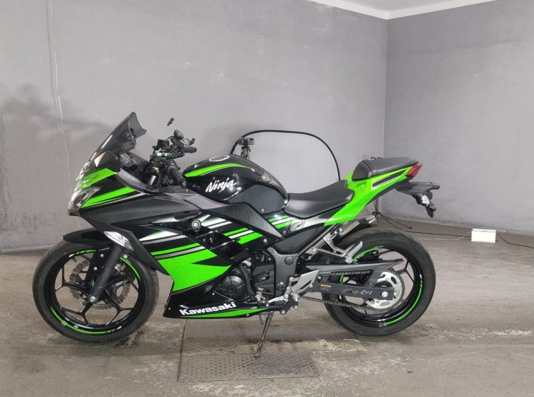 Мотоцикл Kawasaki NINJA250 з пробігом 12404 km