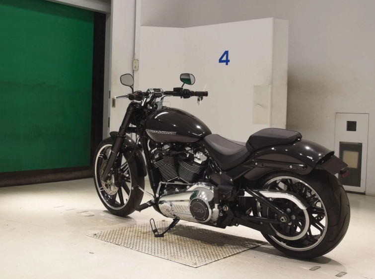 Мотоцикл HD BREAKOUT FXBRS1870 с пробегом 5570 km