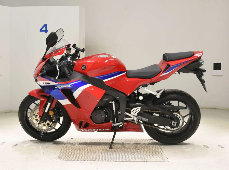 Мотоцикл Honda CBR600RR с пробегом 1759 km