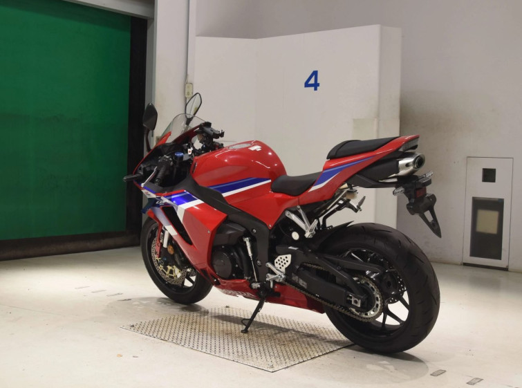 Мотоцикл Honda CBR600RR с пробегом 1759 km