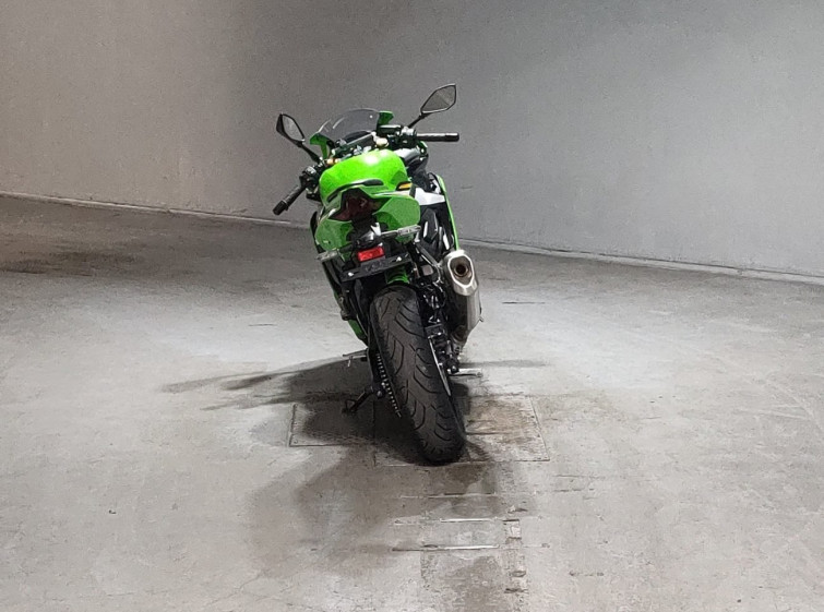 Мотоцикл Kawasaki NINJA ZX-4R SE з пробігом 17816 km