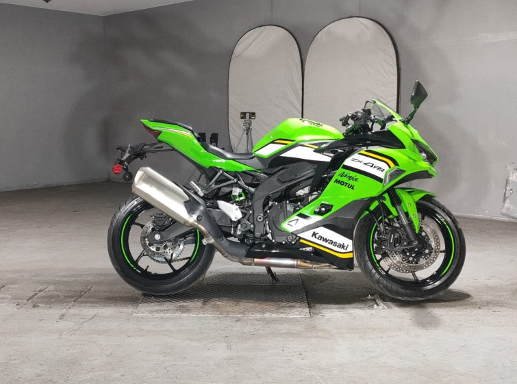 Мотоцикл Kawasaki NINJA ZX-4R SE з пробігом 17816 km