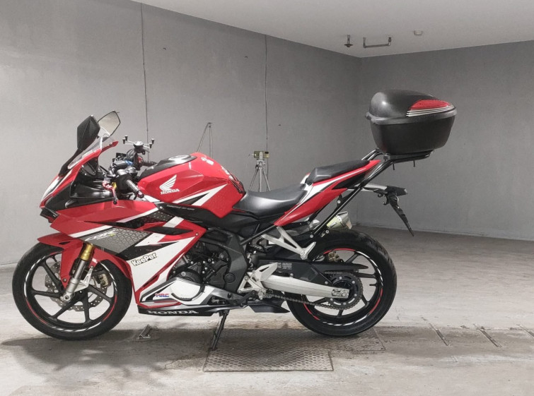 Мотоцикл Honda CBR250RR з пробігом 12879 km