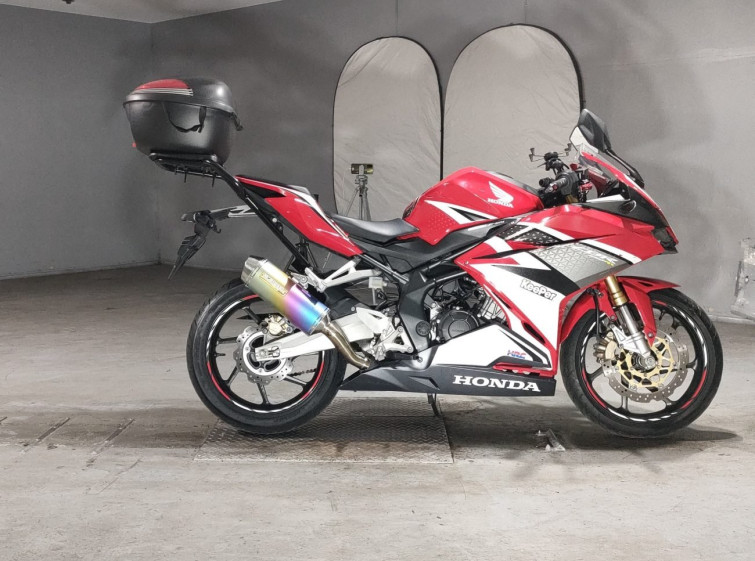 Мотоцикл Honda CBR250RR з пробігом 12879 km