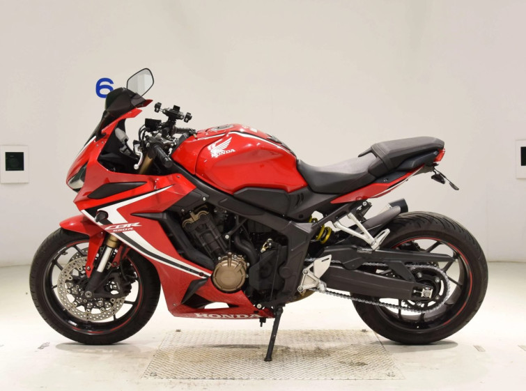 Мотоцикл Honda CBR650R з пробігом 18975 km