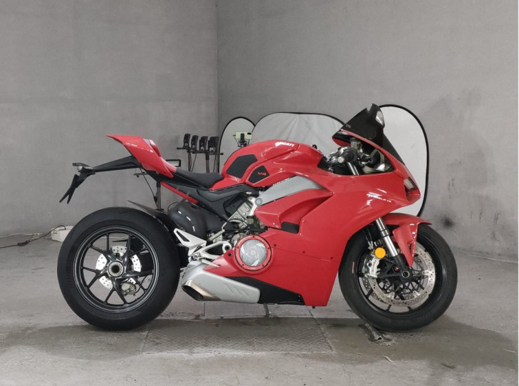 Мотоцикл Ducati PANIGALE V4 з пробігом 441 km