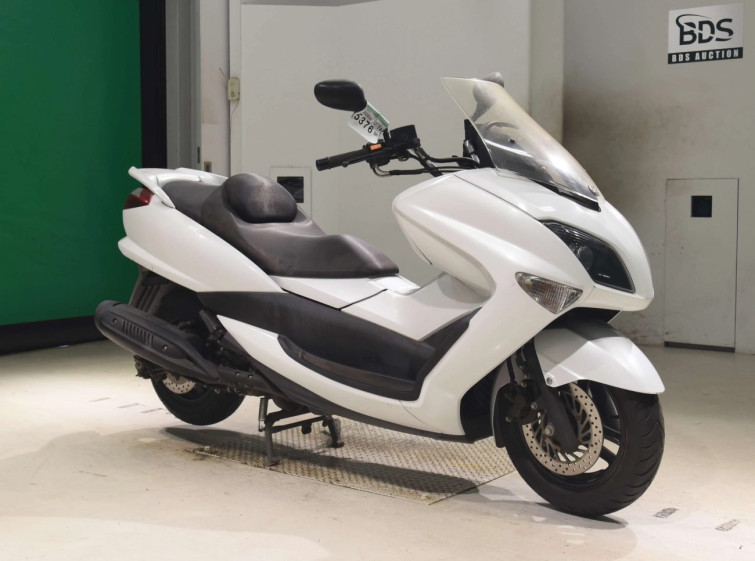 Мотоцикл Yamaha MAJESTY250 с пробегом 8924 km