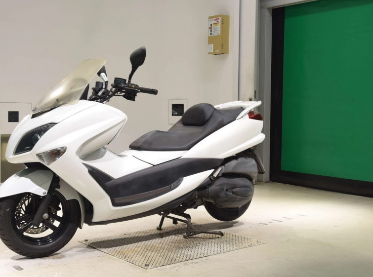 Мотоцикл Yamaha MAJESTY250 с пробегом 8924 km