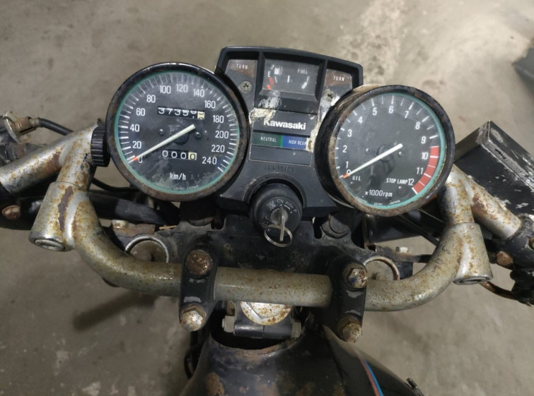 Мотоцикл Kawasaki Z550FX з пробігом 37350 km