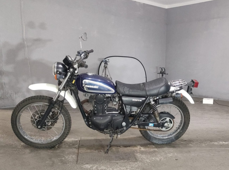 Мотоцикл Kawasaki 250TR з пробігом 3170 km