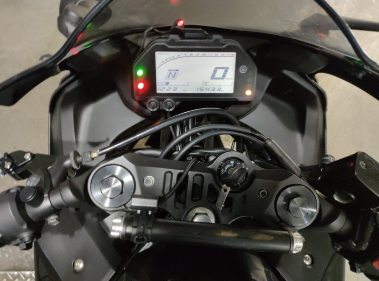Мотоцикл Yamaha YZF-R25 з пробігом 15433 km