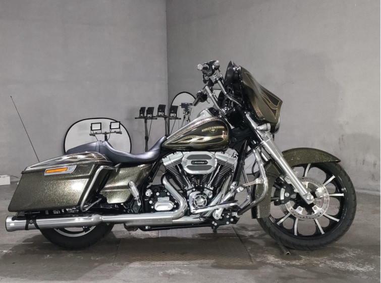 Мотоцикл HD SREET GLIDE FLHXS1690 з пробігом 20639 km