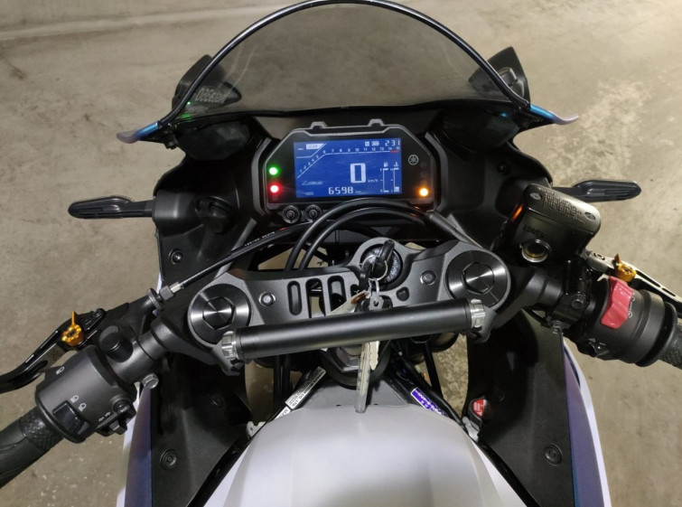 Мотоцикл Yamaha YZF-R25 с пробегом 6598 km