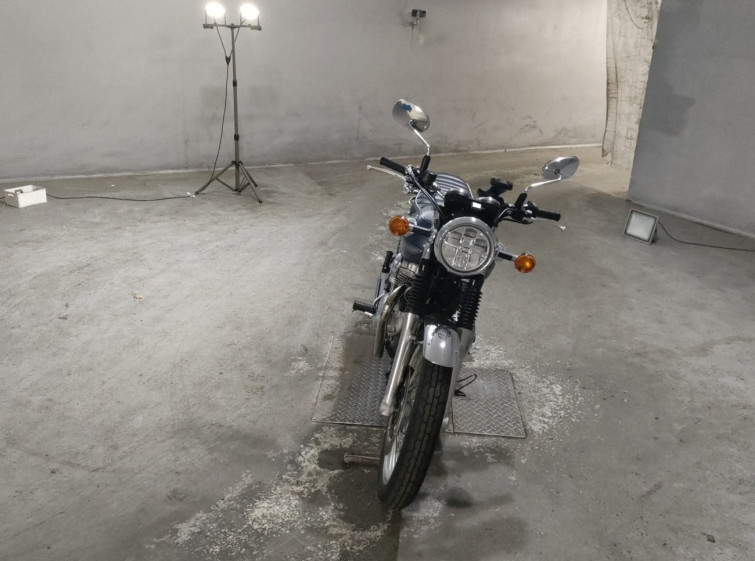 Мотоцикл Kawasaki W800 с пробегом 5405 km