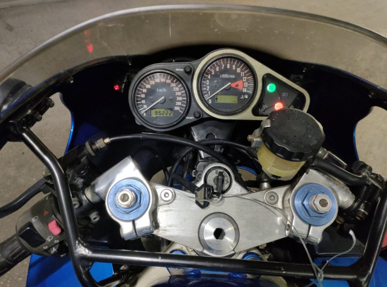 Мотоцикл Kawasaki NINJA ZX-9R з пробігом 95222 km