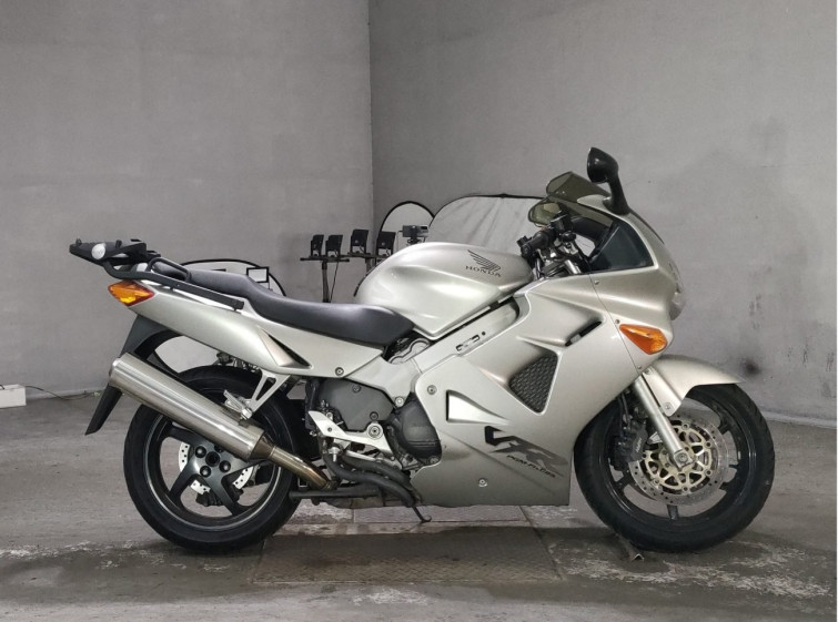 Мотоцикл Honda VFR800F с пробегом 69122 km