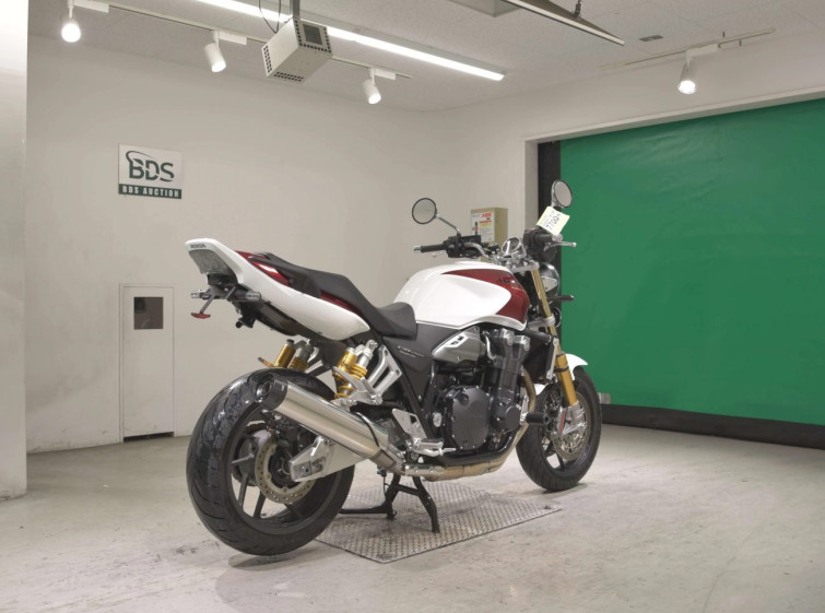 Мотоцикл Honda CB1300SF с пробегом 902 km