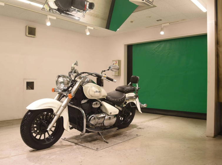 Мотоцикл Suzuki INTRUDER 400 CLASSIC с пробегом 17215 km