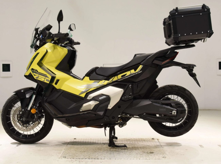 Мотоцикл Honda X-ADV750-2 с пробегом 5214 km