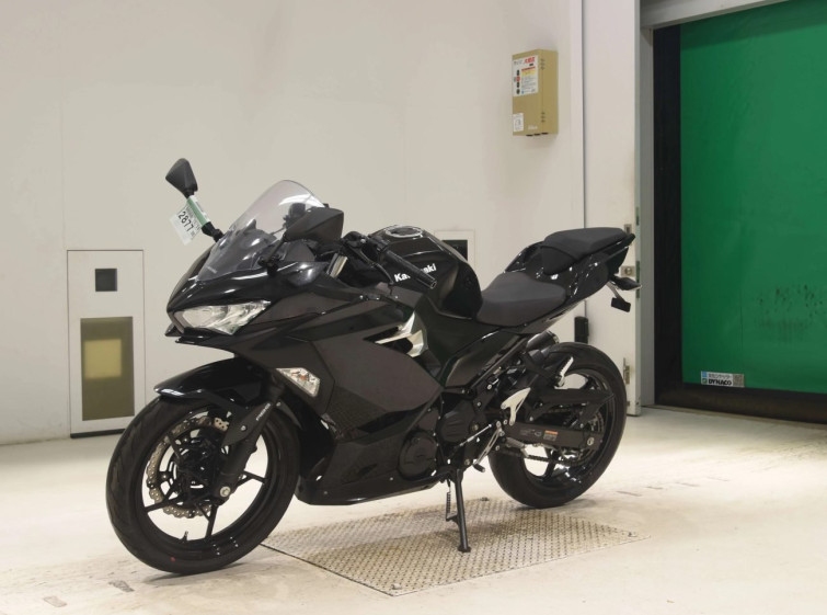 Мотоцикл Kawasaki NINJA400 з пробігом 19635 km