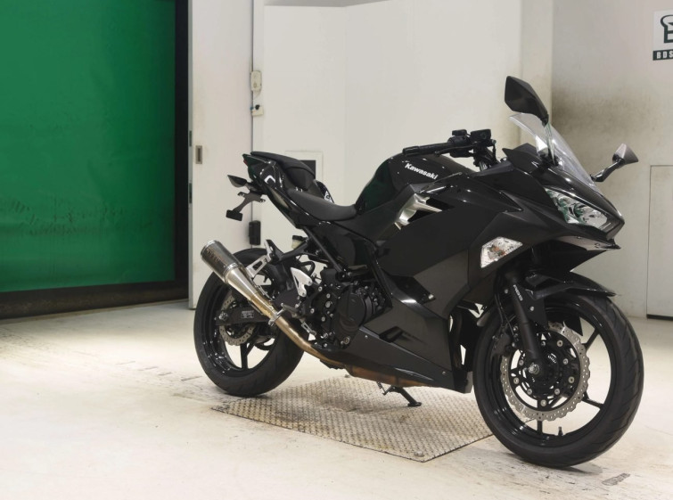 Мотоцикл Kawasaki NINJA400 з пробігом 19635 km