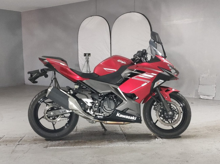 Мотоцикл Kawasaki NINJA250 з пробігом 13399 km