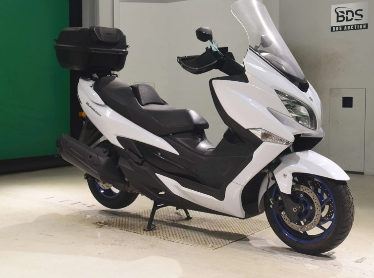 Мотоцикл Suzuki BURGMAN400 з пробігом 3590 km