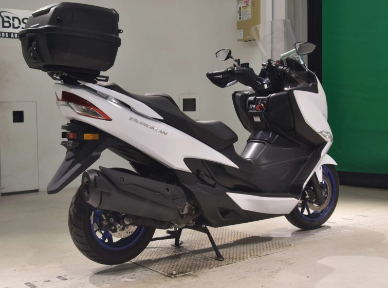 Мотоцикл Suzuki BURGMAN400 з пробігом 3590 km