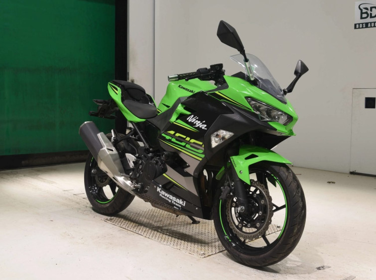 Мотоцикл Kawasaki NINJA400 с пробегом 9066 km