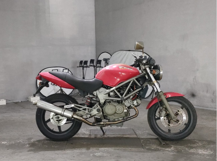 Мотоцикл Honda VTR250 с пробегом 57998 km